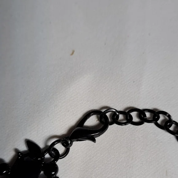 Chic Black Crystal Necklace - Picture 4 of 4